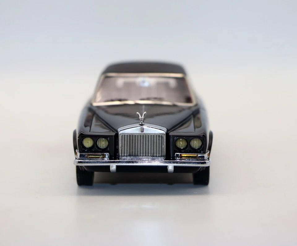Resin Car Models 1/43 Rolls-Royce Phantom VI Frua Half Roadster Version Toys - Image 4 of 4