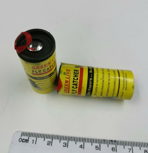 Fly Catcher of 8 Rolls Outdoor or Indoor Use Non-Poisonous Pest Control - Picture 3 of 4