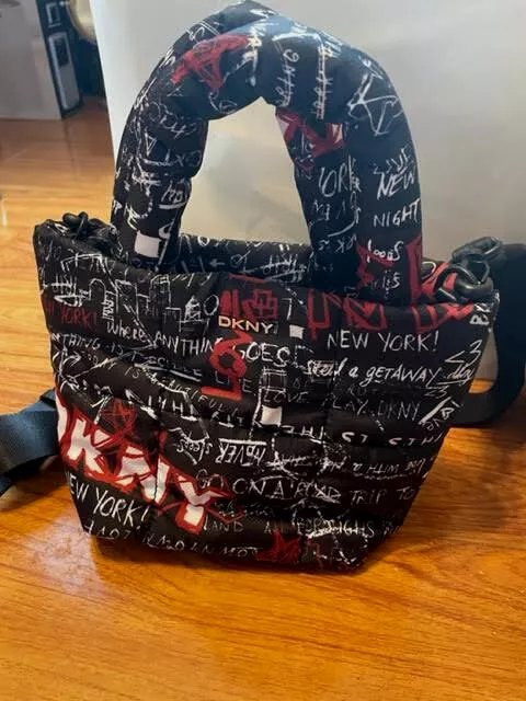 DKNY GIANIA SMALL SIGNATURE TOTE BAG BRAND NEW eBay
