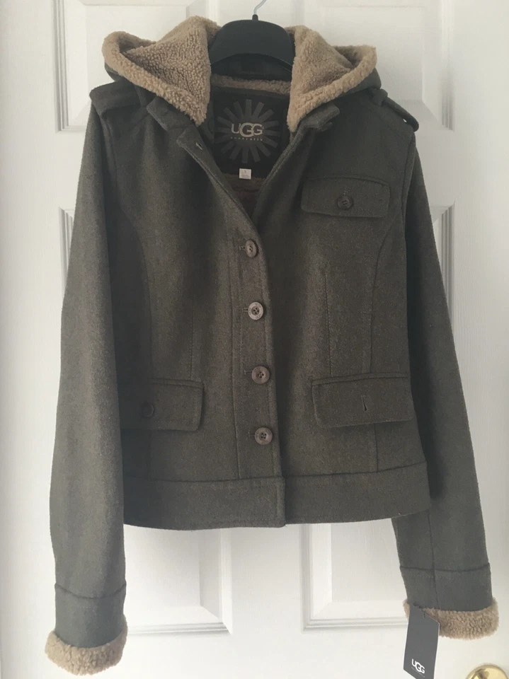 全新带标签 Ugg 澳大利亚女式羊毛 WAVERLY 夹克橄榄绿色羊皮连帽衫 S 码