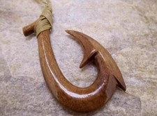 38MM EX LRG HAND-CARVED HAWAIIAN KOA WOOD TRADITIONAL FISH HOOK PENDANT NECKLACE