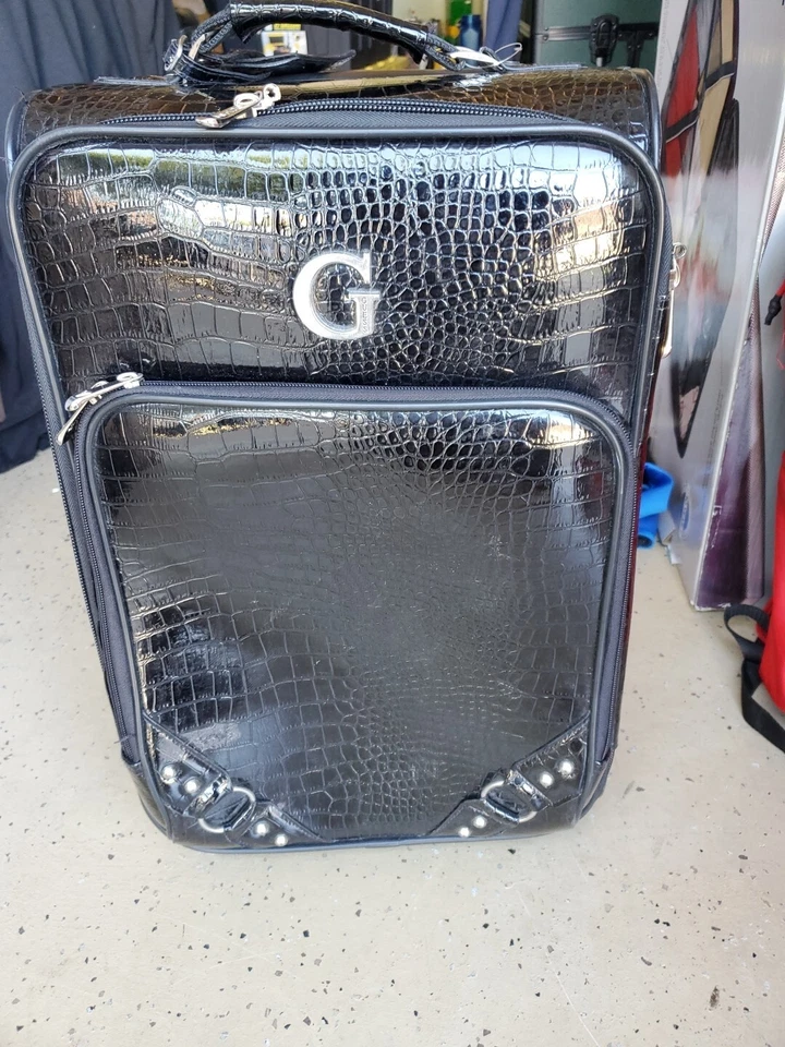 Bagagem de mão Guess Croco preta PVC 20" - Imagem 3 de 4