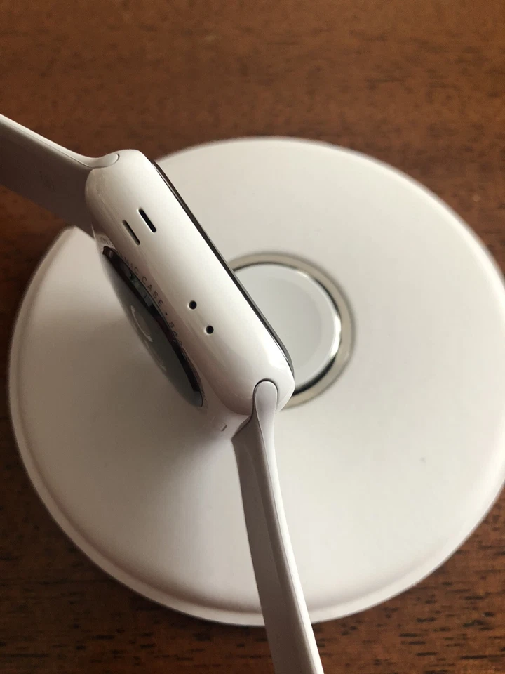 Apple Watch 42mm Series 2 Edition. White Ceramic. Used, excellent condition - Imagen 3 de 4