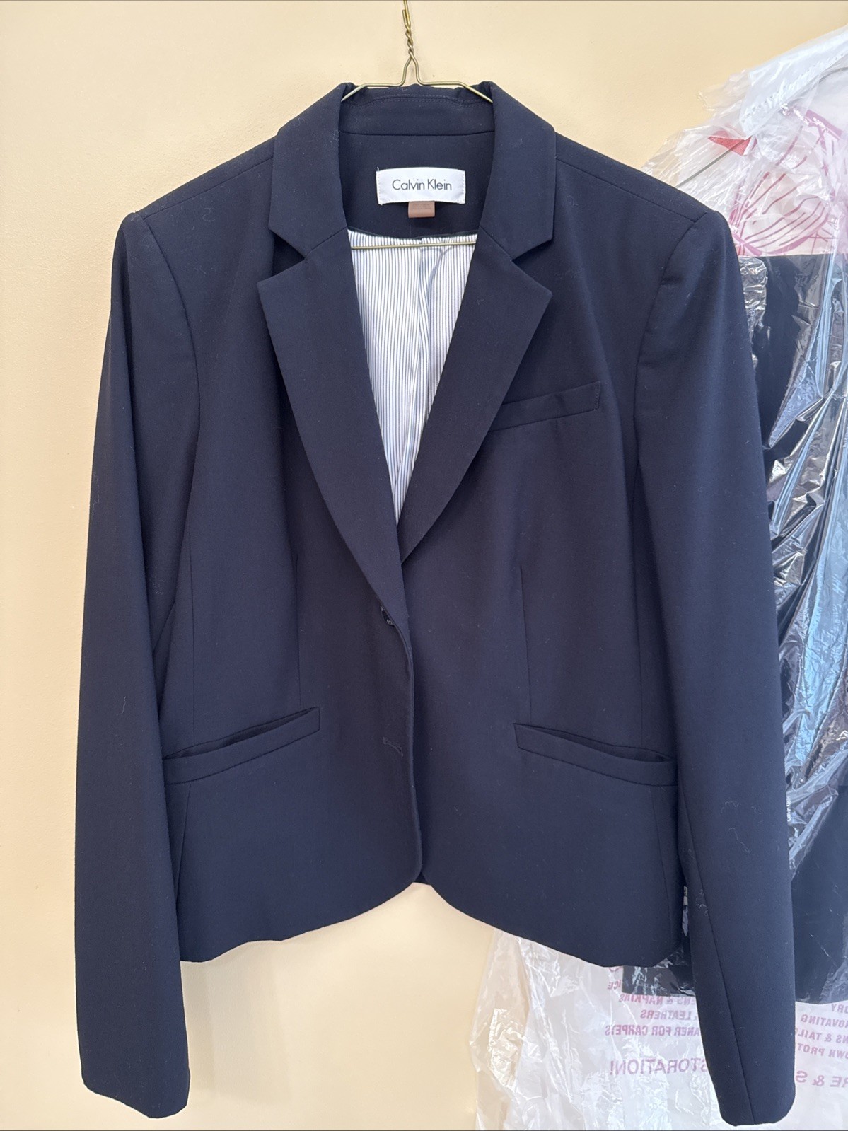 Calvin Klein Classic Navy Suit Women's Size 12 Long Sleeve One-Button