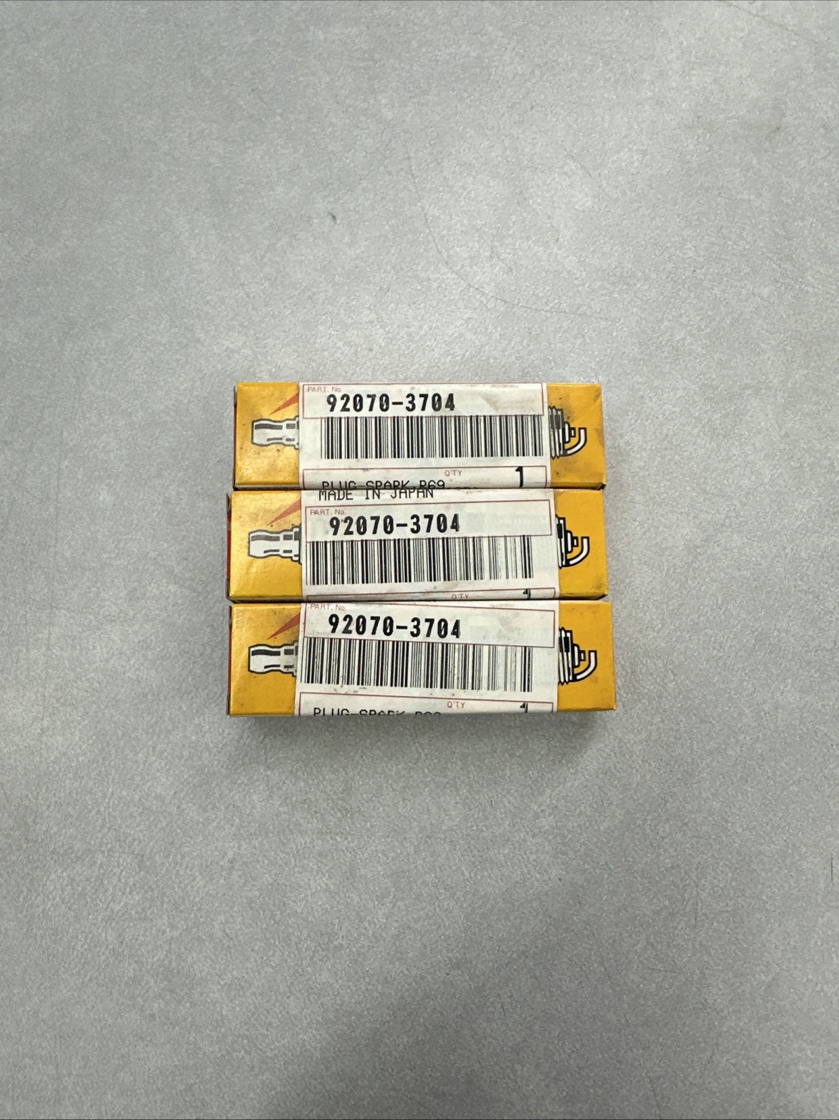 NOS NGK SPARK PLUG R6918C-9 3 PACK