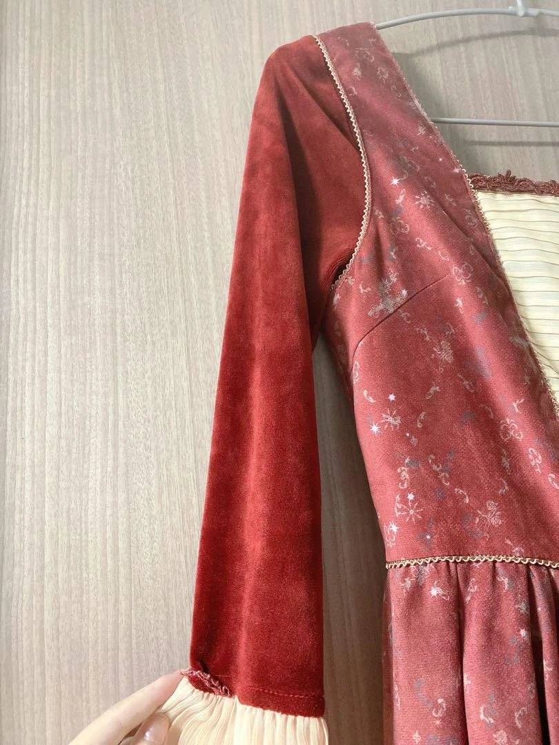 UNDERCOVER Vestito Campanella di Natale Miele Segreto La Bella e la Bestia