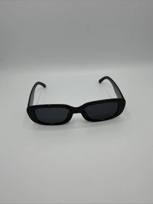 Lunettes De Soleil Femme Monture Noir Verre Noir Ovale Neuf S37 - Photo 1/4