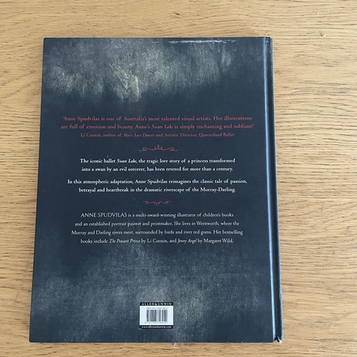Swan Lake | Anne Spudvilas | Hardcover 2017 | Ex-library - Picture 2 of 9