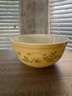 VINTAGE Pyrex Mixing Bowl Shenandoah Pale Yellow Green Flowers Leaves #403 2.5Qt