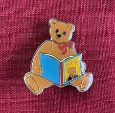 Vintage 1984 Schmid Gordon Fraser Teddy Bear Holding Book Enamel Pin Brooch