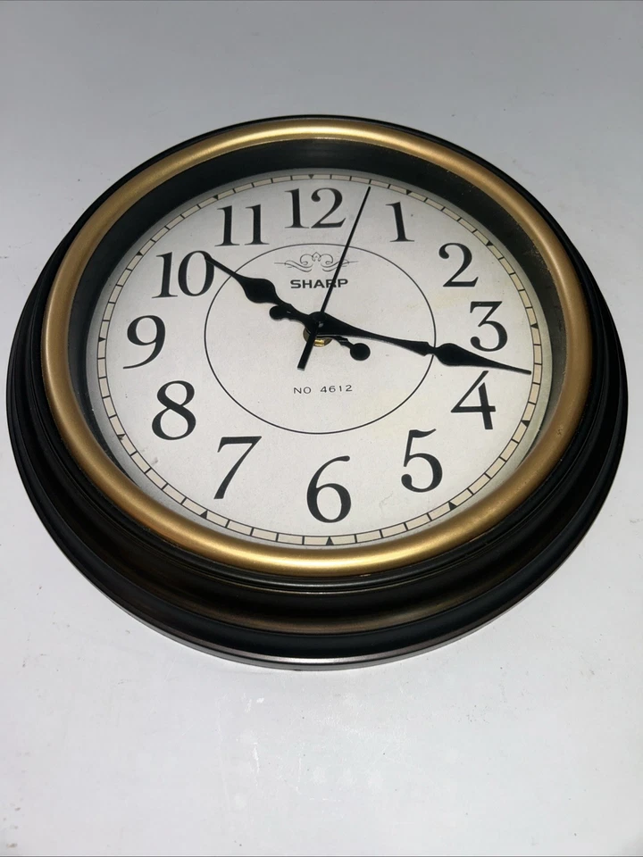 Reloj de Pared Afilado 11 Pulgadas Caja Bronce con Borde Dorado Funciona con Pilas Foto 2 de 4
