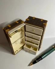 ARTISAN SIGNED DOLLHOUSE MINIATURE STEAMER TRUNK luggage LV by Jilienne