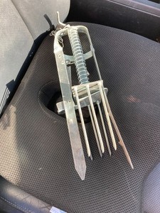 Victor Plunger Style Mole Trap Steel Spike Model 0645 Made In USA