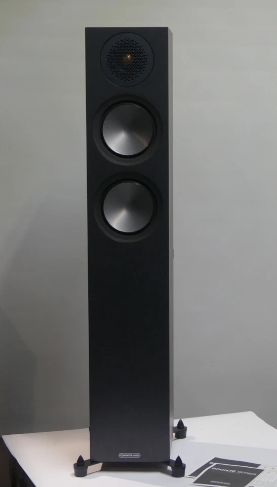 Altavoz de pie Monitor Audio Bronze 200 (1) caja abierta Foto 2 de 4