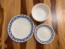 Corelle 12‑Piece Dinnerware Set – Cobalt Circles Plates & Pure White 18 oz Bowls