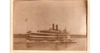 1920 Hudson River Excursion Steamer Hendrick Hudson at Kingston Point NY