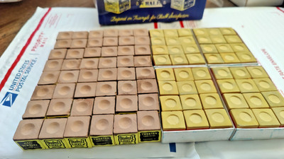 Triangle pool Chalk Lot 96 pieces Tan Triangle chalk + high skore cue chalk