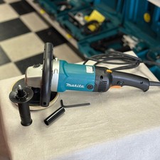 Makita Variable Speed Corded Polisher 7 Pad 10 Amp Soft Start 3200 Rpm Makita Variable Speed Corded Polisher 7 Pad 10 Amp Soft Start 3200 Rpm