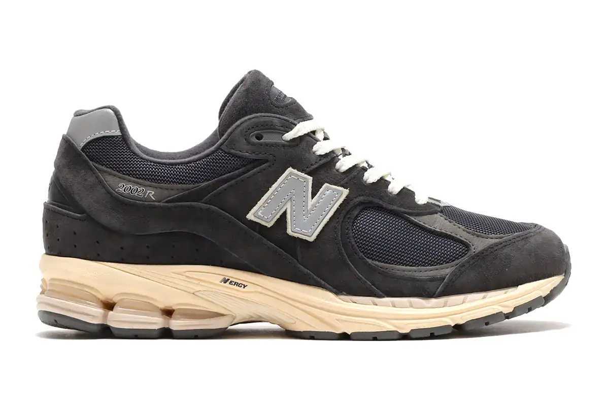 ［最終値下げ］New balance2002R