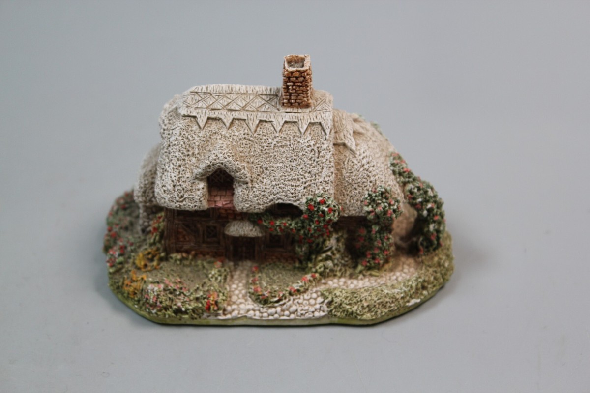 Collectible realistic handmade Lilliput Lane Houses for sale Collectible realistic handmade Lilliput Lane Houses for sale