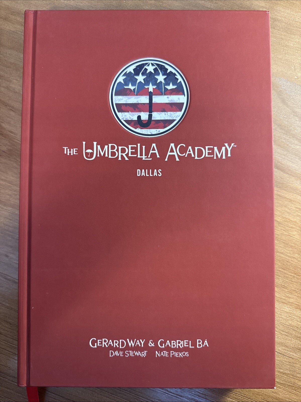 The Umbrella Academy Library Edition #2 (Dark Horse Comics) by Gerard Way