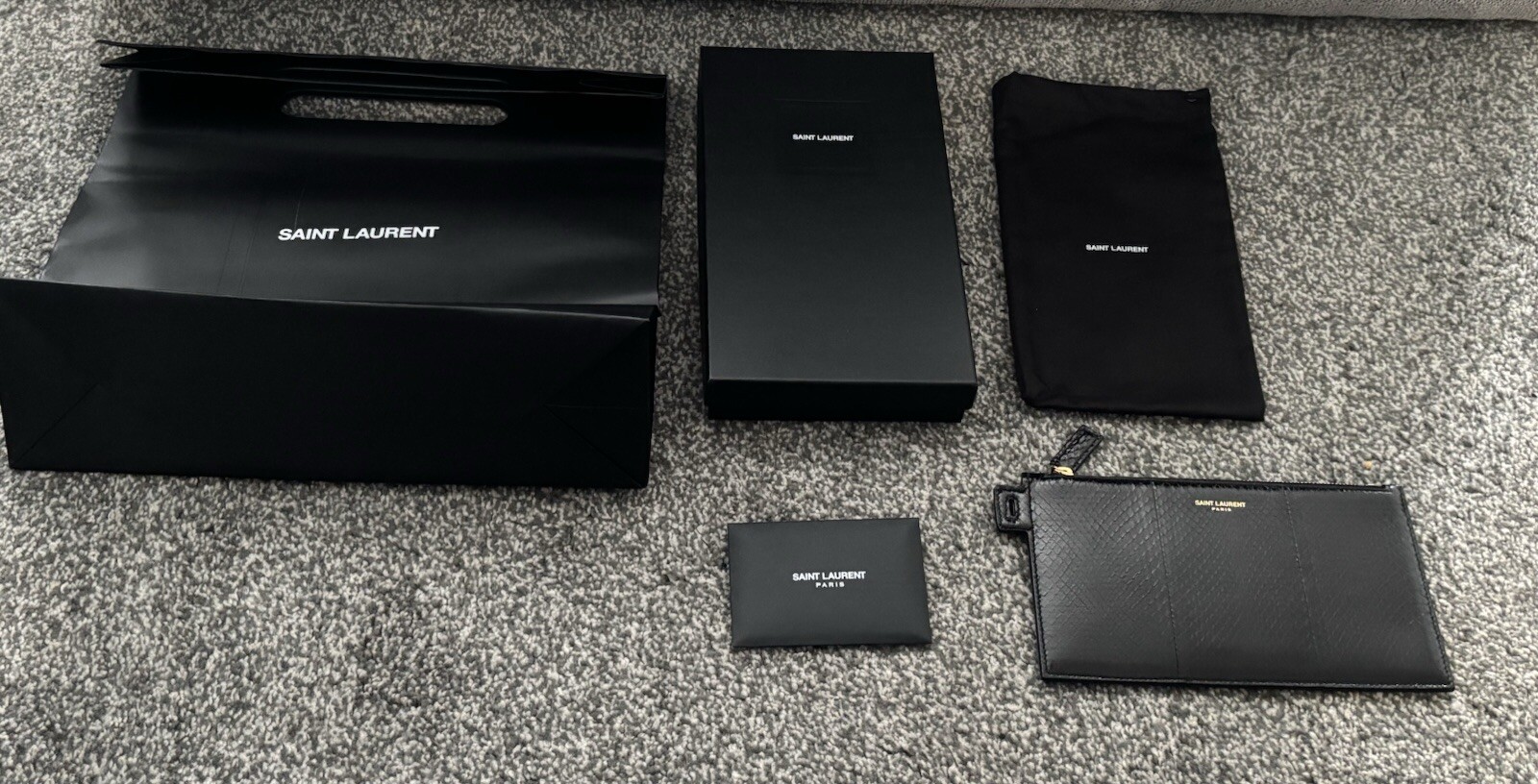 Pochette pochette pochette YSL Yves Saint Laurent nera in pelle di serpente con scatola e borsa