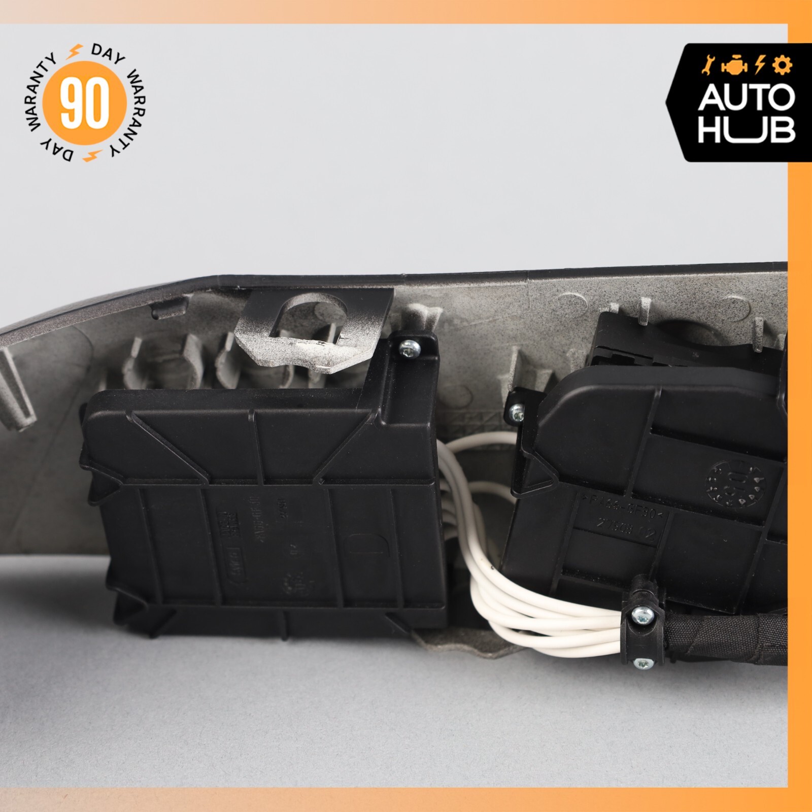 03-13 Maserati Quattroporte M139 Front Right Seat Control Switch 981445908 OEM