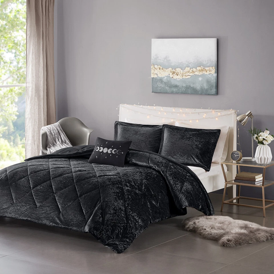 Intelligent Design 4 Piece Luxurious Crushed Velvet Duvet Cover Set - Image 2 of 4