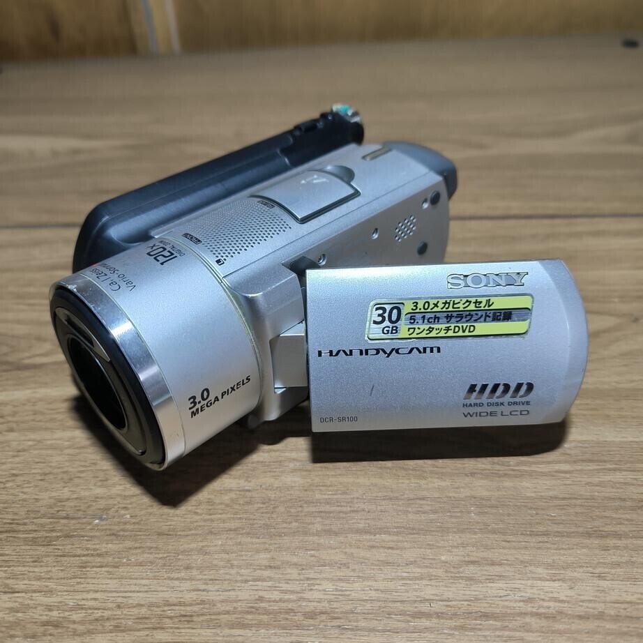 【N2146】 SONY Handycam DCR-SR100 シルバー SONY DCR-SR100 Handycam Digital CamCoder HDD30GB Silver