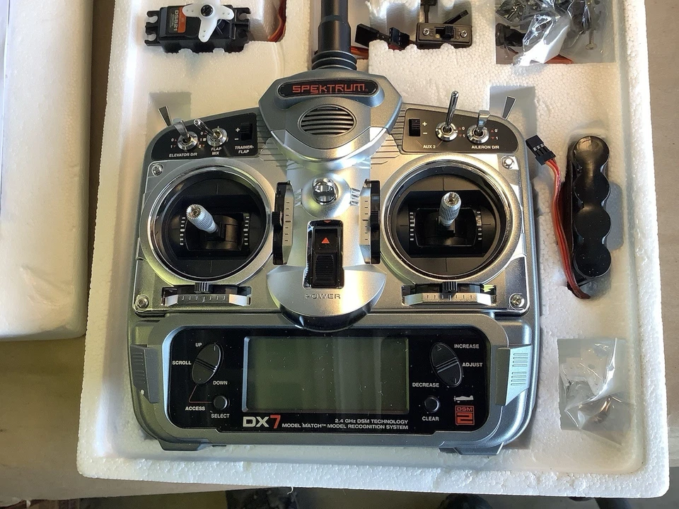 Spektrum DX7 7-Kanal 2.4 Set Control Receiver AR7000 Dual /ds821 x4 Servos - Bild 2 von 4