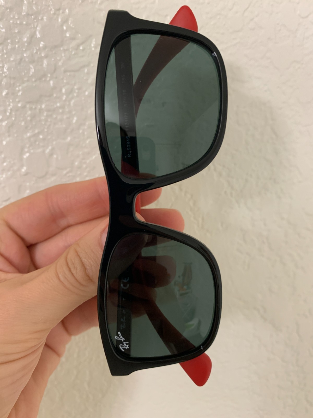 Kids/Junior Ray-Ban Sunglasses (RJ9084S )