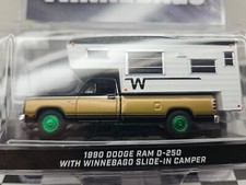 Greenlight Dodge Ram D-250 Pick-up Winnebago Camper 1990 1:64 30410