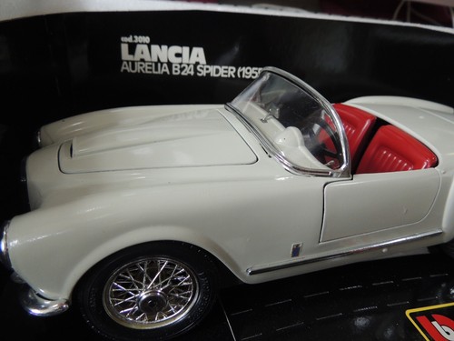 Burago Lancia Aurelia B24 Spider (1955) 1/18 Die-Cast Toy Metal Car - Picture 9 of 10