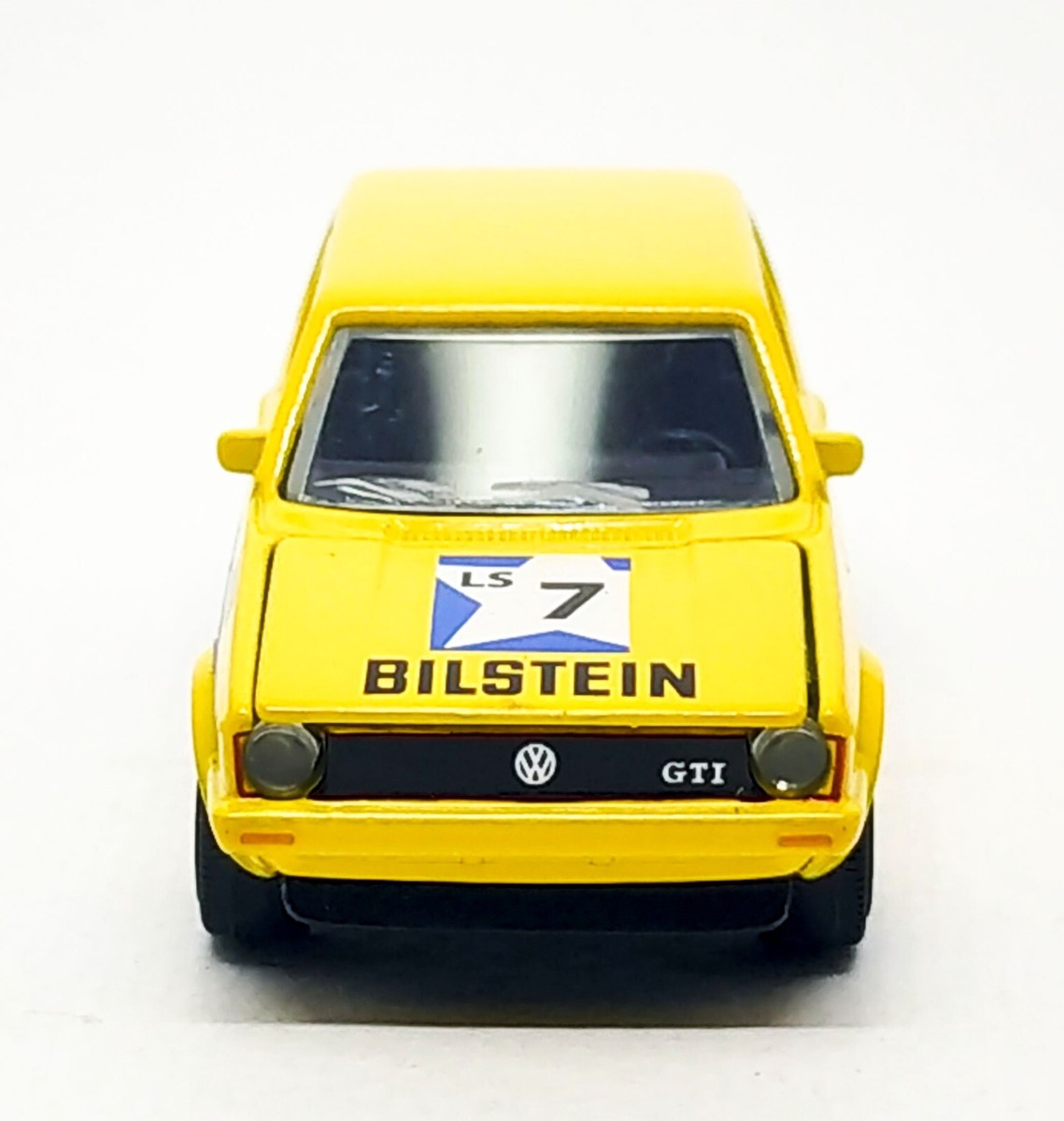 ミニカー Volkswagen Golf GTI YONEZAWATOYS Amazon.co.jp: ミニカー 1/18 フォルクスワーゲン ゴルフ DNA