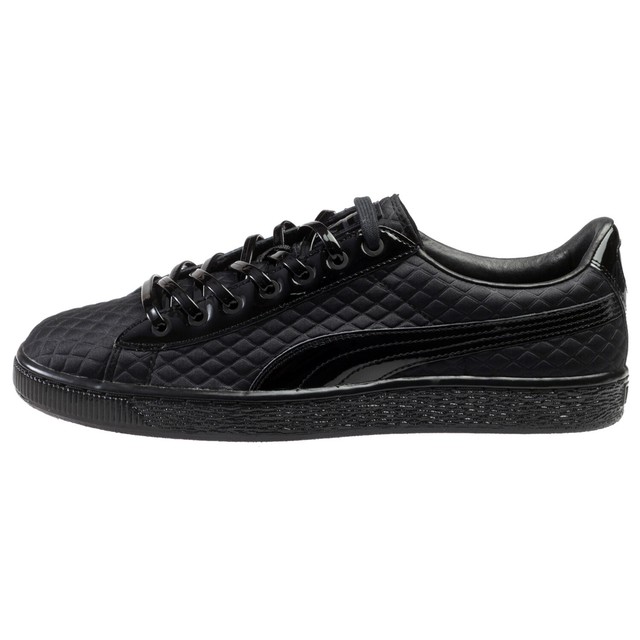 black quilted tennis shoes