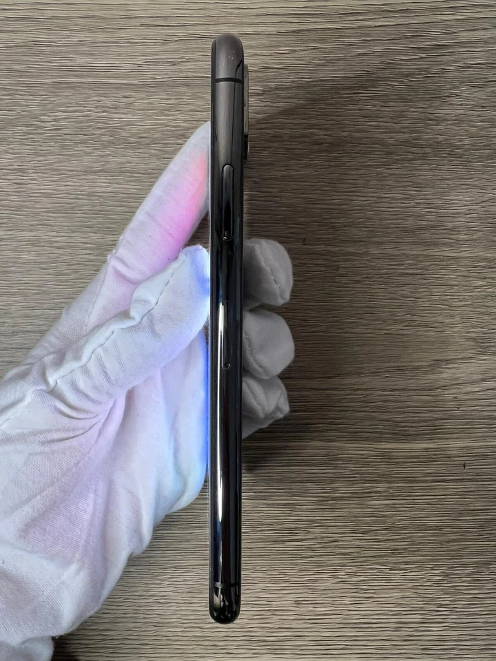 Apple iPhone X Space Gray - 64GB - Factory Unlocked - Good - Image 4 of 4