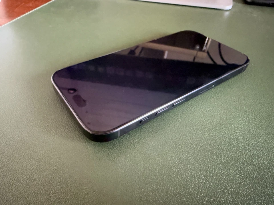 Apple iPhone 16 Pro · 128GB, photo 2 of 5