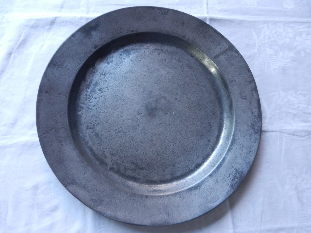 Zinn Teller, Tablett, sehr groß, Durchmesser 45,5 cm, alt, Höhe 4 cm.