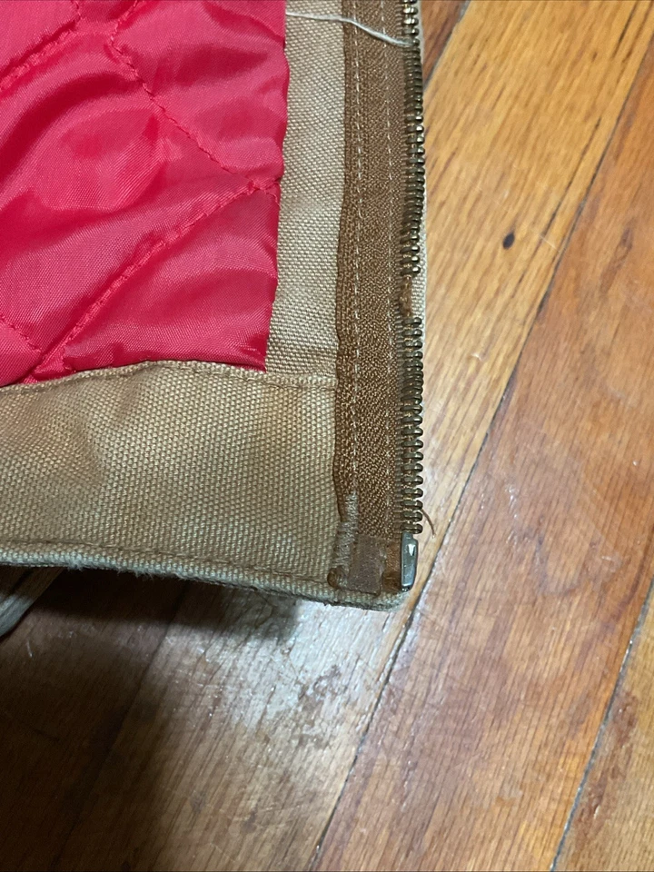 ВИНТАЖНЫЙ CARHARTT ДЕТРОЙТ Y20 BRN МОЛОДЕЖИ 10 КОРИЧНЕВЫЙ КРАСНЫЙ ЛОСКУТНОЕ ОДЕЯЛО С ПОДКЛАДКОЙ ИЗОЛИРОВАННАЯ КУРТКА - Изображение 4 из 4