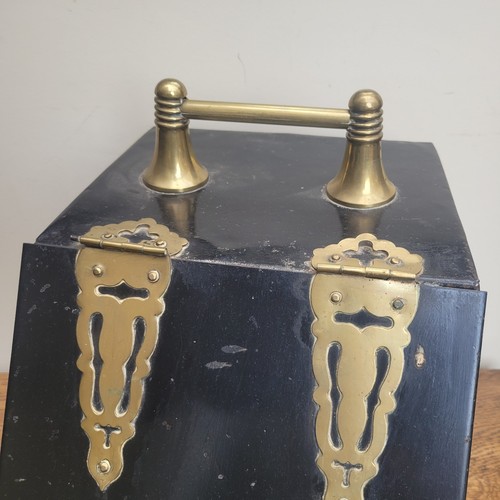 Victorian Ebonized Sheet Metal & Brass Coal Scuttle with Scoop/Shovel - Picture 4 of 14