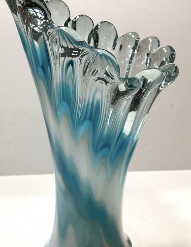 Unusual 11 3/4” Tall Blue And White Swung Vase Mid Century Modern Art Glass - Picture 6 of 9