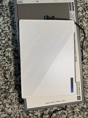ASUS ROG Zephyrus G14 GA402XV – AMD Ryzen 9 - RTX 4060 Single Dead Pixel - Afbeelding 5 van 6