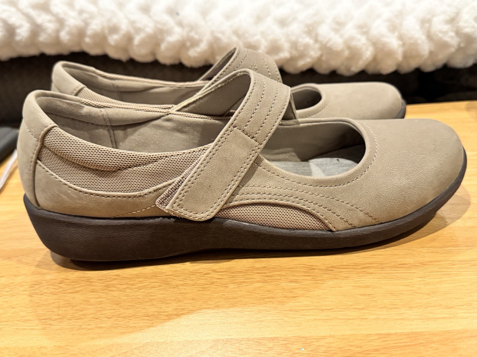 Cloudsteppers By Clarks Tan Adjustable Straps Cus… - image 2