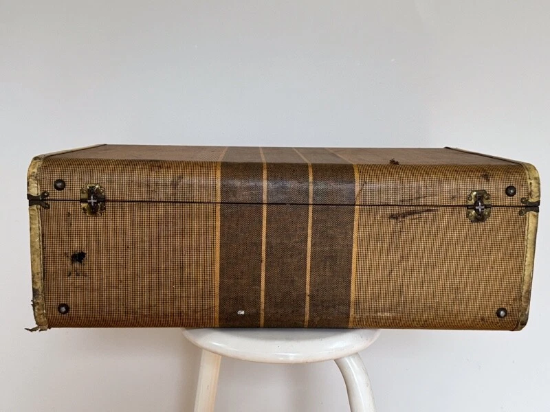 复古 Koch's Aviation 品牌粗花呢图案条纹行李箱 — 第 3/4 张图片