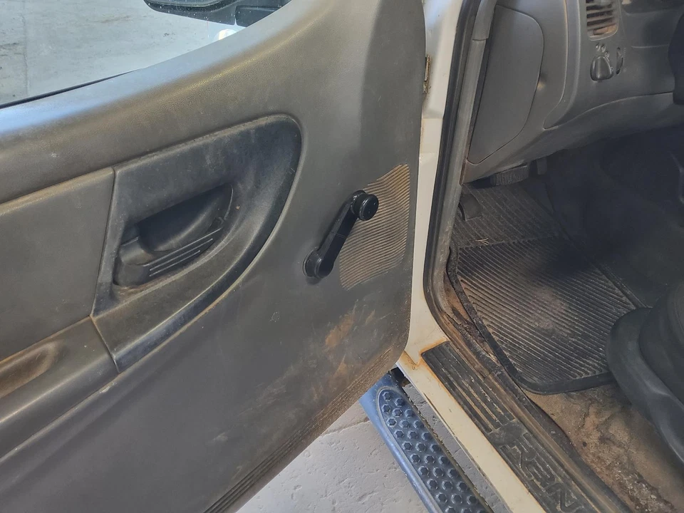 Conjunto de faros derechos usados se adapta a: Ford Ranger 2004 grado derecho A Foto 3 de 4