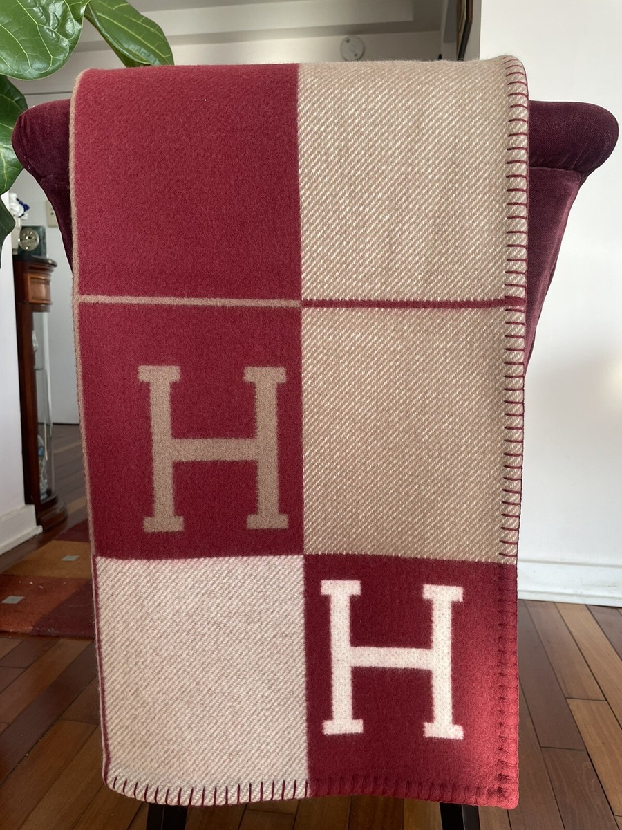 人気【HERMES】Avalon III スローフラッド NEW Auth Hermes Avalon III Throw Blanket Black Noir / Ecru