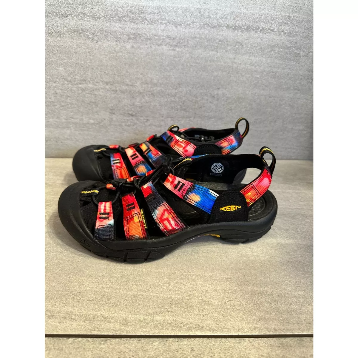 140 NIB KEEN Women s Newport Retro Sandal New York at Night 6.5