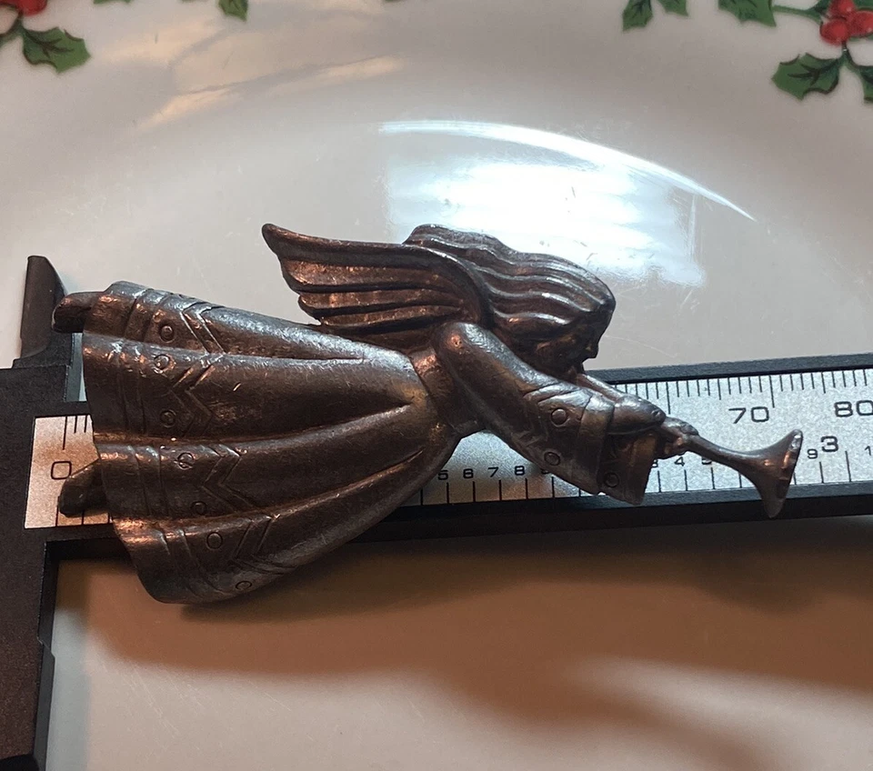 Broche trompeta ángel cuerno soplado peltre 2,7/8” pelo largo que fluye nativo de América Foto 4 de 4