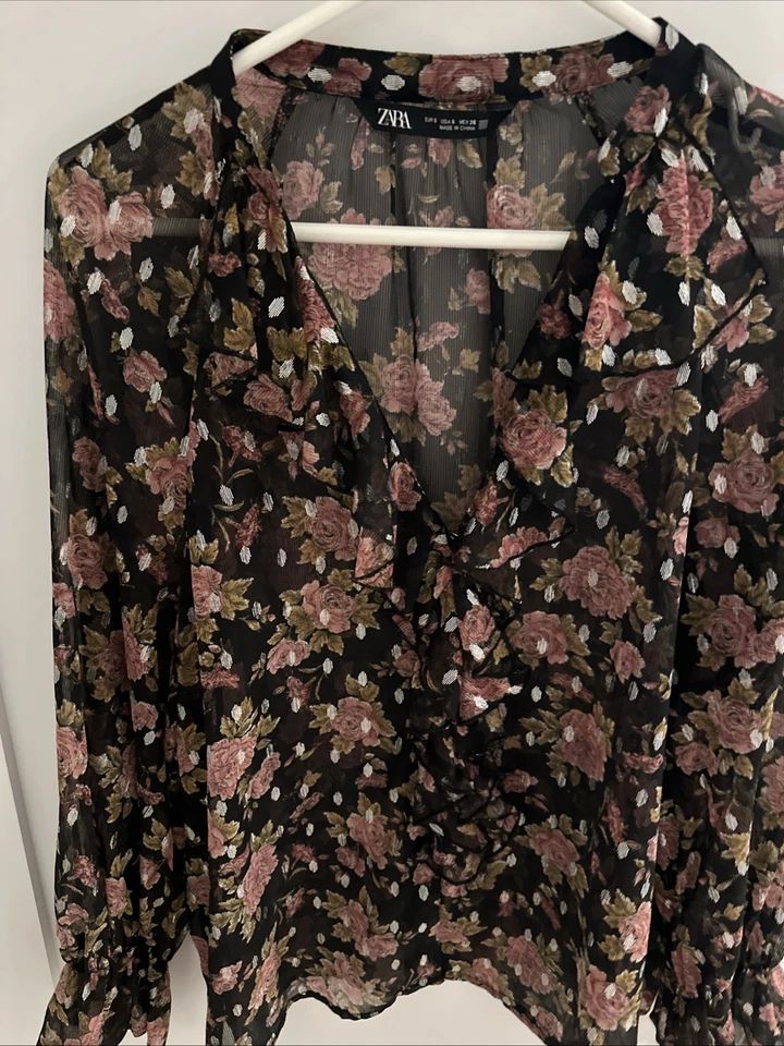 Blusa para mujer Zahra con cuello en V Foto 2 de 4