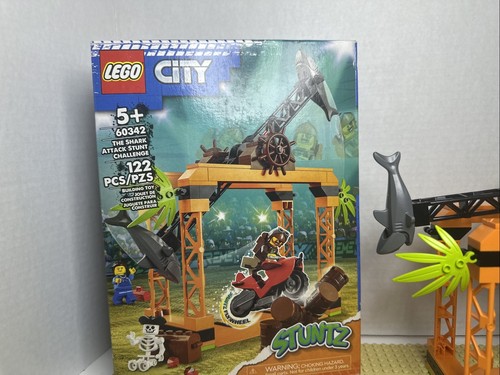 LEGO CITY: The Shark Attack Stunt Challenge (60342) - Imagen 3 de 5